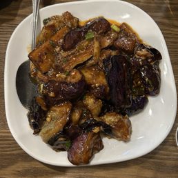 鱼香茄子 Eggplants in Spicy Garlic Sauce 鱼香茄子 Eggplants in Spicy Garlic Sauce