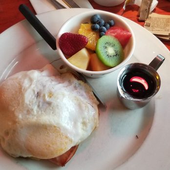 Cafe Mason - Croque Madame with Croissant french toast - Breakfast & Brunch Near Me - San Francisco, California
