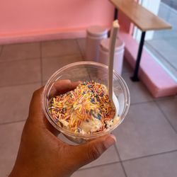 Van Leeuwen Ice Cream - Woodland Hills - Rainbow Sprinkles + Honeycomb