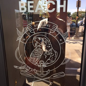 Earls Kitchen + Bar - Cocktail Bars Near Me - West Vancouver, British Columbia