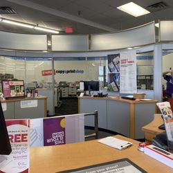 Waiting 20 mins while worker checks in boxes