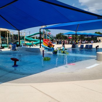 Rosemeade Rainforest Aquatic Complex - Kiddie splash pad (covered) - Water Parks Near Me - Carrollton, Texas
