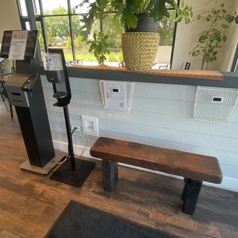 Sisters Thai Kitchen - Entry area - Thai Near Me - Roseville, California Sisters Thai Kitchen - Entry area - Thai Near Me - Roseville, California