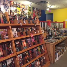 Racks on racks of comics! Racks on racks of comics!