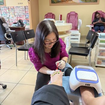 Annies Nails & Spa - Great care for my feet by sweet Ms. Nancy - Nail Salons Near Me - Pflugerville, Texas
