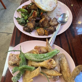 Holy Basil - Thai Near Me - Los Angeles, California