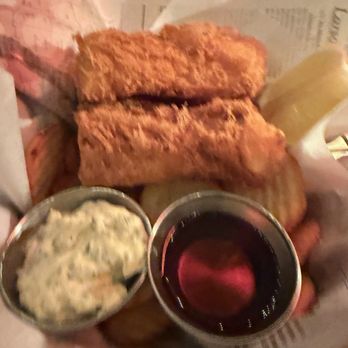 Red Hook Tavern - Fish and chips - American Near Me - Brooklyn, New York