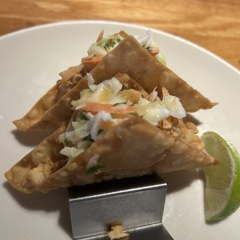 Applebee's Grill + Bar - Chicken Wonton Tacos - American Near Me - Tukwila, Washington