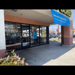 Money Mart - Front of location (Beach and Chapman)