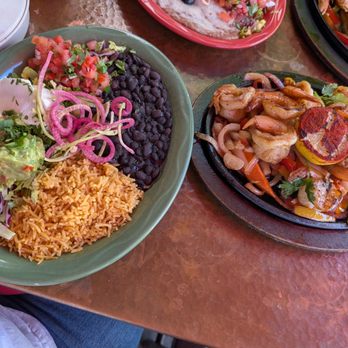 Alberto's Cantina - Shrimp fajitas - Sports Bars Near Me - Pleasanton, California Alberto's Cantina - Shrimp fajitas - Sports Bars Near Me - Pleasanton, California