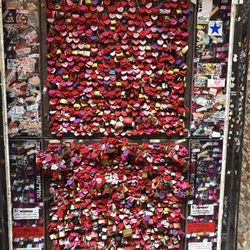 Romeo ET Juliette - Love locket wall