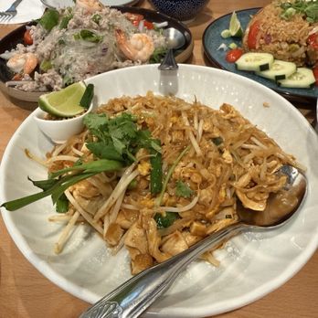 Manon - Pad Thai - Thai Near Me - Fullerton, California Manon - Pad Thai - Thai Near Me - Fullerton, California