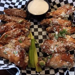 Garlic parm wings special