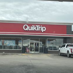QuikTrip - Vehicle side entrance