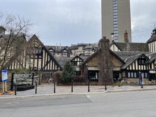 Old Mill Toronto Hotel by null