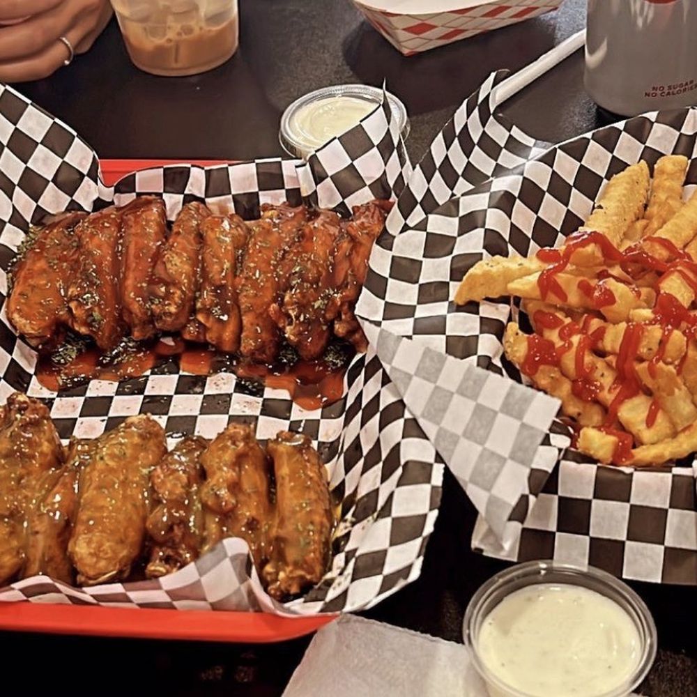 Valley Wings - Honey hot and valley gold Traditional Wings - Chicken Wings Near Me - Scottsdale, Arizona Valley Wings - Honey hot and valley gold Traditional Wings - Chicken Wings Near Me - Scottsdale, Arizona