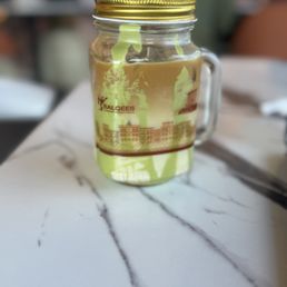Iced pistachio late- slightly salty and earthy, and not too sweet. Just right!