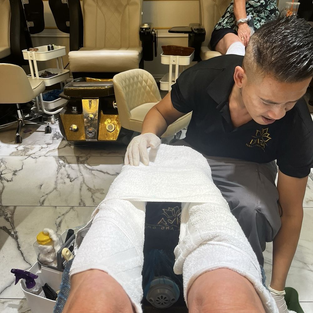 Diva Nails and Spa - After my massage, my legs are covered in hot towels yes! - Nail Salons Near Me - Ocean View, Delaware Diva Nails and Spa - After my massage, my legs are covered in hot towels yes! - Nail Salons Near Me - Ocean View, Delaware