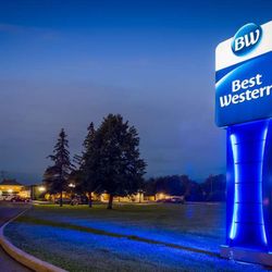 Best Western Parkway Inn & Conference Centre - Hotel Exterior