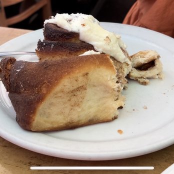 Kihei Caffe - Cinnamon roll (5/10) - Hawaiian Near Me - Kihei, Hawaii