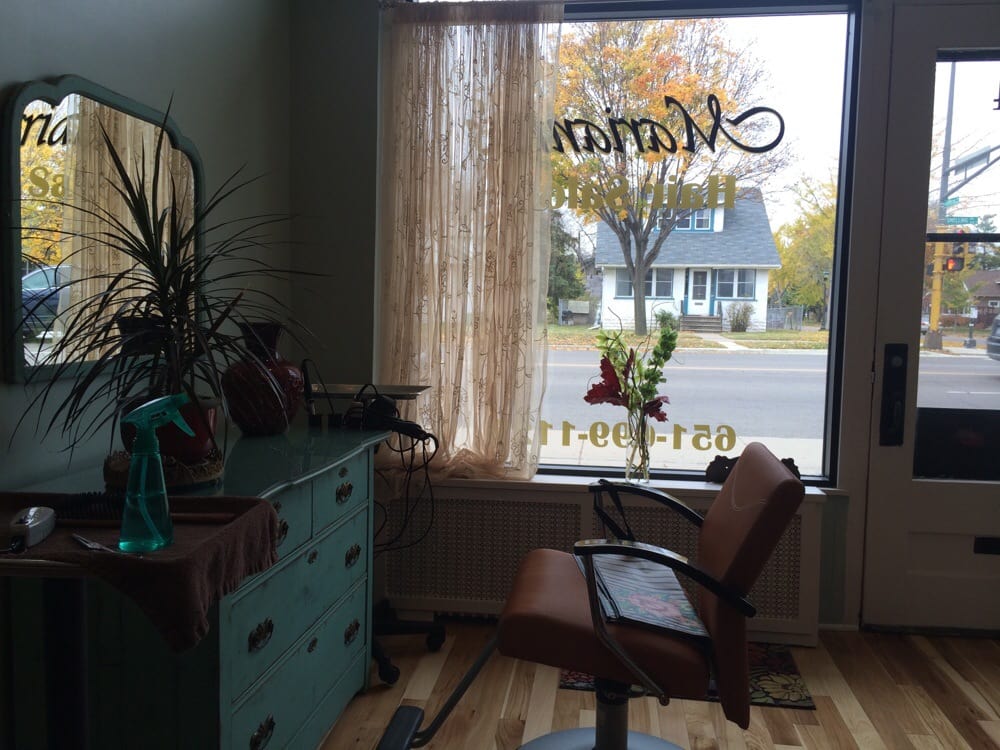 Marianne's Hair Salon Logo