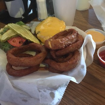 Pop's Southern Style Barbeque - Cheeseburger and onion rings. - American Near Me - Morehead, Kentucky