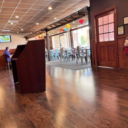 Viet Taste - Roomy seating