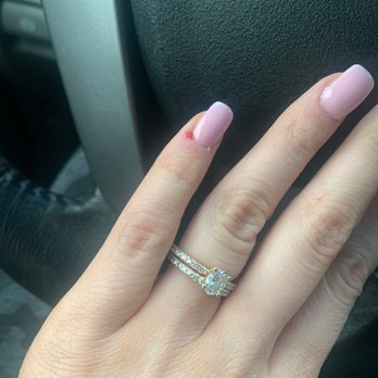 Lee Nails & Spa - Nail Salons Near Me - Highland, Indiana