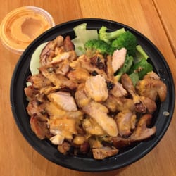 Chix & Wings - Mild & Creamy Chicken Bowl with brown rice and veggies. Mild & Creamy sauce on the side.