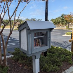 Little Free Library - Little Free Library, 40 Ravenswood Rd, Hampstead