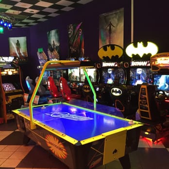 Tinseltown Movie 17 - Arcade - Cinema Near Me - Spring, Texas Tinseltown Movie 17 - Arcade - Cinema Near Me - Spring, Texas