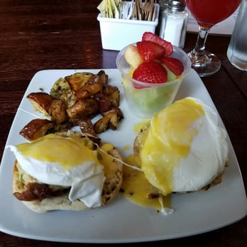 Teavolve - Maryland Crab Cakes Benedict with Applewood Smoked Bacon. - Coffee & Tea Near Me - Baltimore, Maryland