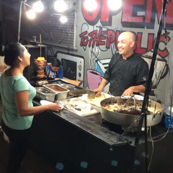 Tacos El Pelon - Tacos being served, there's a place to sit and fresh salsas for every taste! - Street Vendors Near Me - Compton, California Tacos El Pelon - Tacos being served, there's a place to sit and fresh salsas for every taste! - Street Vendors Near Me - Compton, California