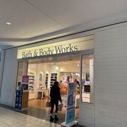 Glenbrook Square - Bath & Body Works