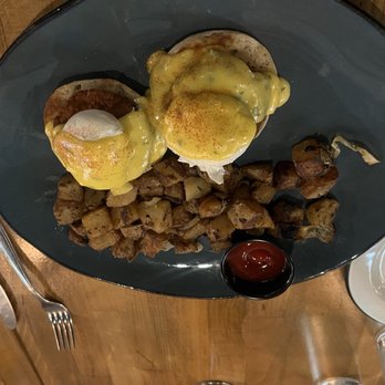 foothill - New American Near Me - Pasadena, California