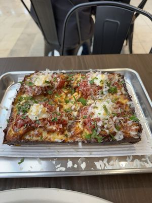 Descendant Detroit Style Pizza by null