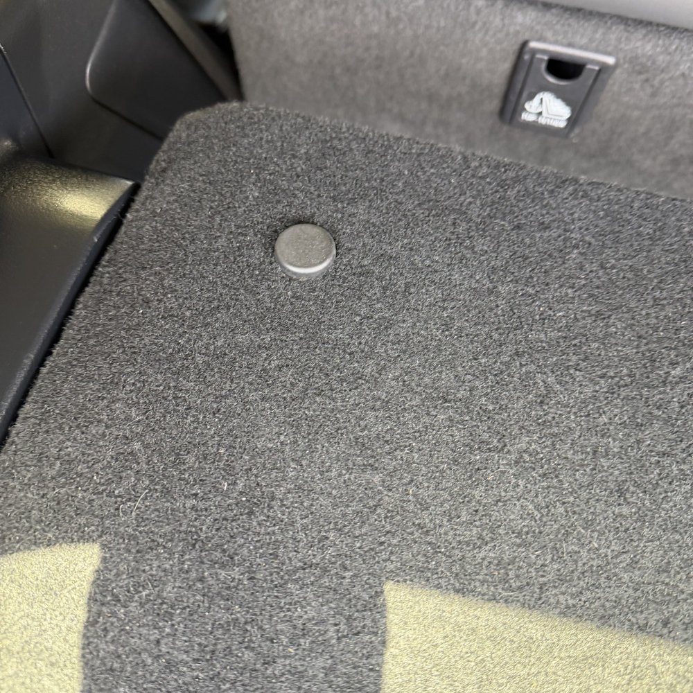 Five Points Car Wash - Trunk cover with plastic tab - Car Wash Near Me - Ventura, California