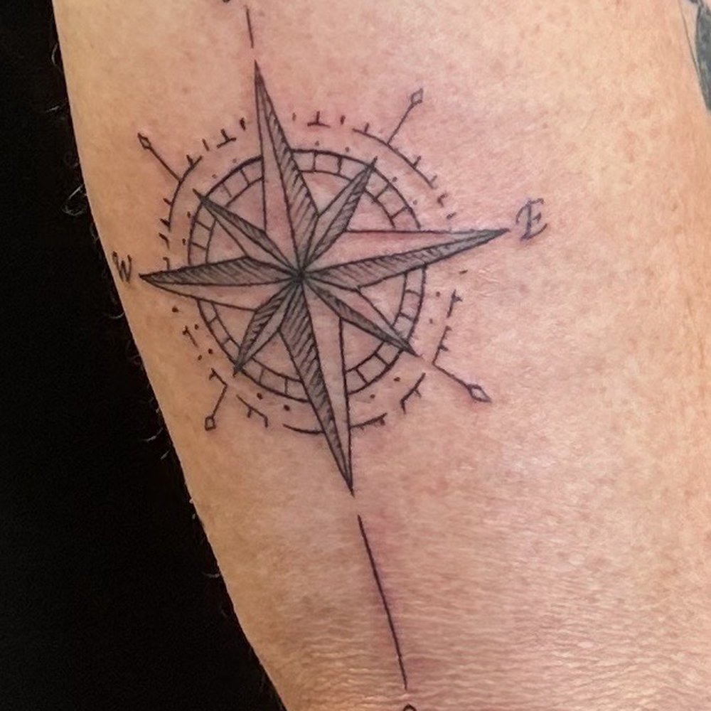 Doc's Tattooz - Tricep Compass Rose by Anngi. - Tattoo Near Me - Marathon, Florida