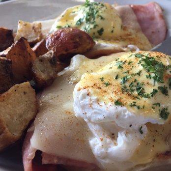 Sunset Grill - Benedict - American Near Me - Fredericksburg, Texas