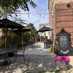 Democracy Brewing - Outdoor patio
