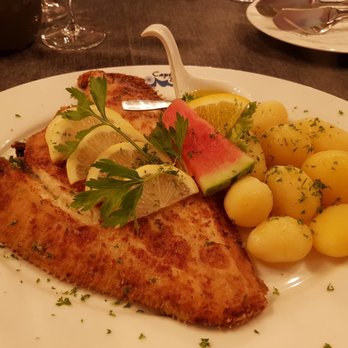 Captain's Dinner - Scholle mit Kartoffeln und geschmolzener Butter - German Near Me - Krummhörn, NI