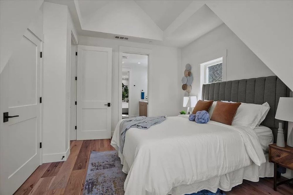 Slide of Urban Builders & Remodeling