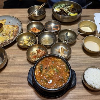 Ahjoomah's Apron - Cheese Pancake Kimchi Chigae Soup Jajangmyun Makgeolli - Korean Near Me - Chicago, Illinois