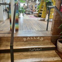 Ballad of the Bird Dog - Steps to the shop from Mescalito coffee