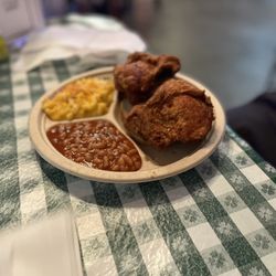 Gus's World Famous Fried Chicken - Mesa - Chicken breast, Mac & cheese, and sweet beans