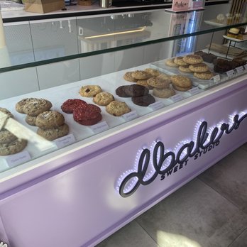 dbakers Sweet Studio - Inside - Bakeries Near Me - Miami, Florida