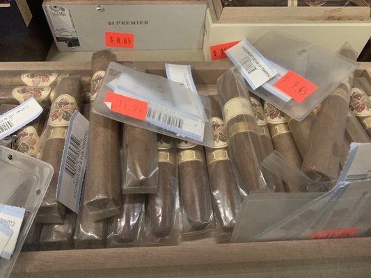 SMOKIN’ JOE’S CIGAR SHOP - Updated January 2026 - 2293 Saunders ...