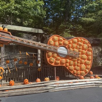Dollywood - Amusement Parks Near Me - Pigeon Forge, Tennessee