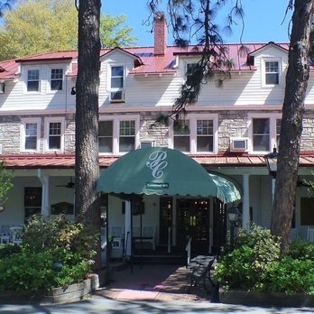 Pine Crest Inn - Exterior of the hotel - Hotels Near Me - Pinehurst, North Carolina