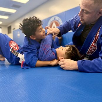 Gracie Barra - Muay Thai Near Me - Northridge, California Gracie Barra - Muay Thai Near Me - Northridge, California
